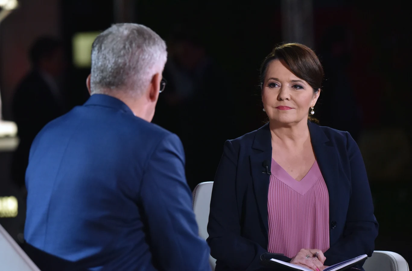 Danuta Holecka choć niemal codziennie obecna w telewizji, nie zabiega o rozgłos Danuta Holecka choć niemal codziennie obecna w telewizji, nie zabiega o rozgłos