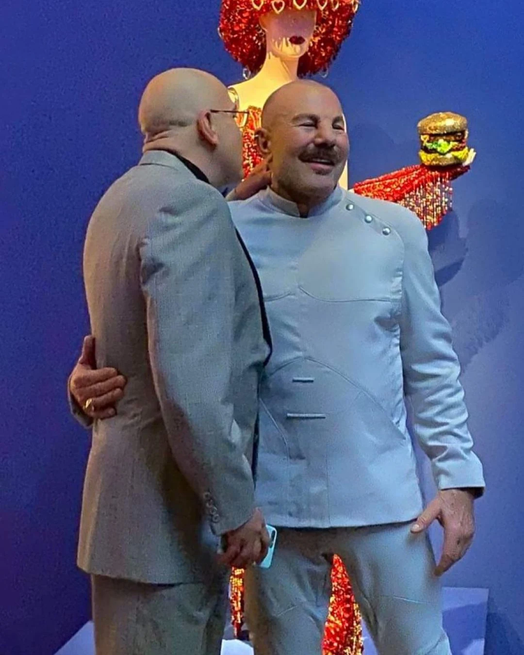 Krzysztof Dziemaszkiewicz i Thierry Mugler na otwarciu wystawy "Cuturisime" Krzysztof Dziemaszkiewicz i Thierry Mugler na otwarciu wystawy "Cuturisime"