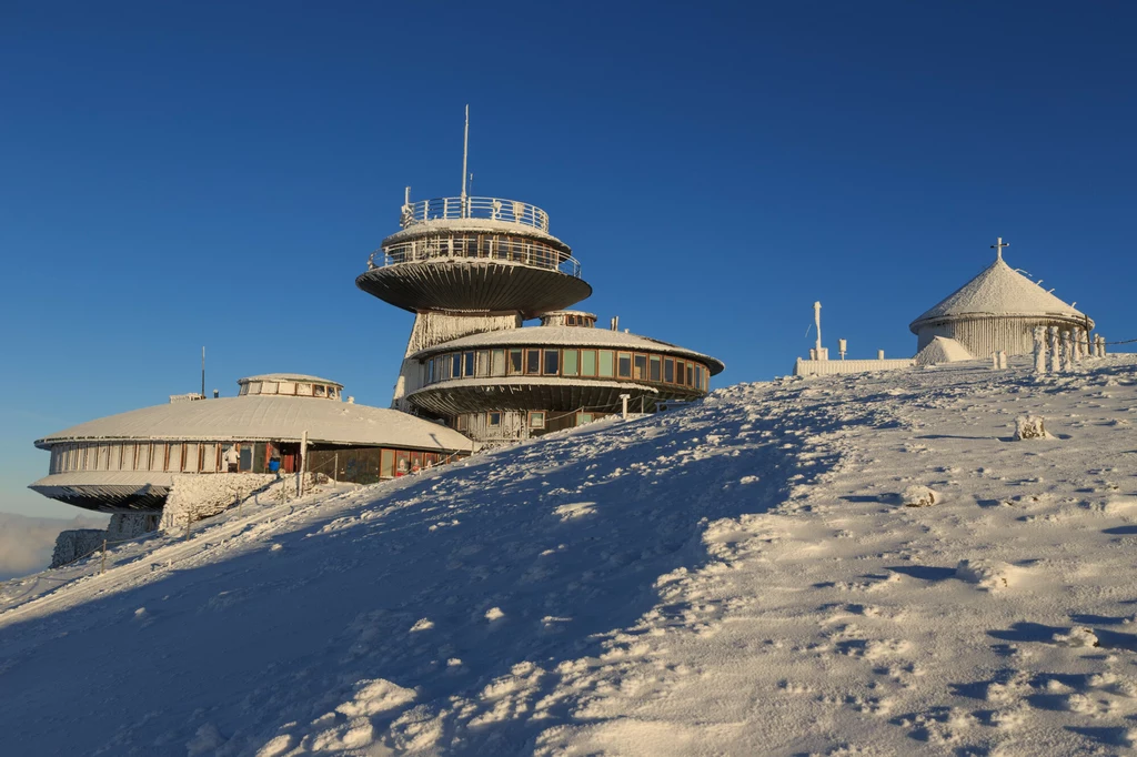 Najwyższy szczyt Sudetów stał się w ostatnim czasie celem turystów