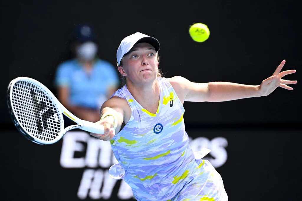 Tenis. Australian Open. Kiedy i o której godzinie zagra Iga Światek (na zdjęciu) w meczu półfinałowym? 