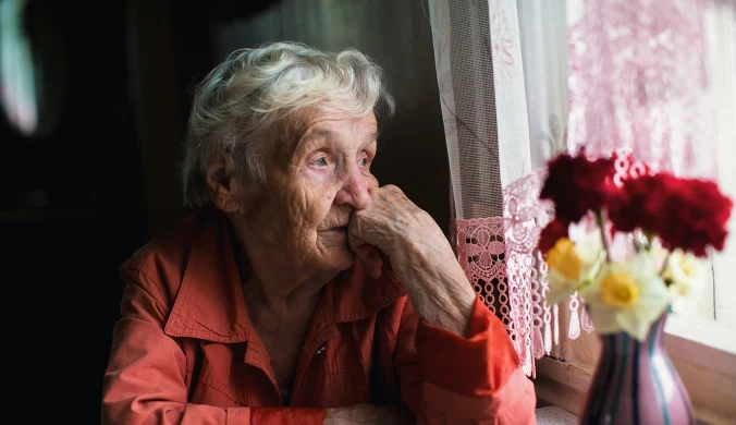 ZUS wypłaca emeryturę na bazie zgromadzonych składek. Kwota zależy więc od pieniędzy na koncie, a nie od samego przekroczenia wieku emerytalnego.