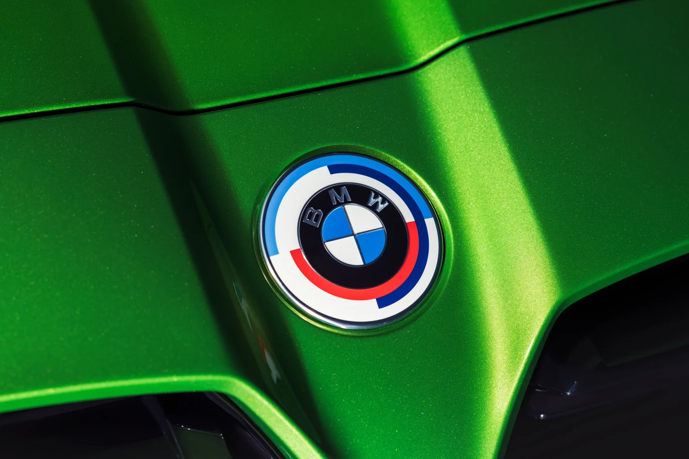 Klasyczne emblematy „BMW Motorsport” dostępne będą dla aut z rodziny BMW M lub modeli z pakiet M Sport