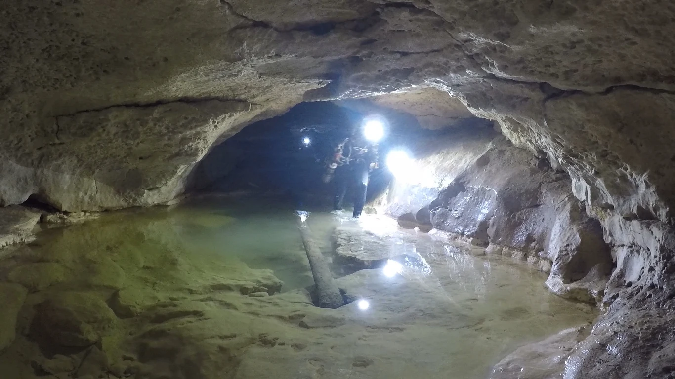 W jaskini Tham Luang na północy Tajlandii było uwięzionych 13 osób