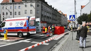 Wypadki na przejściach dla pieszych. Nowe przepisy klapą?