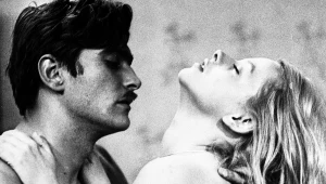 Olgierd Łukaszewicz i Łucja Kowolik w scenie z filmu "Perła w koronie"