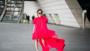 Modne sukienki na wiosnę 2022: Bufy wracają do łask! 