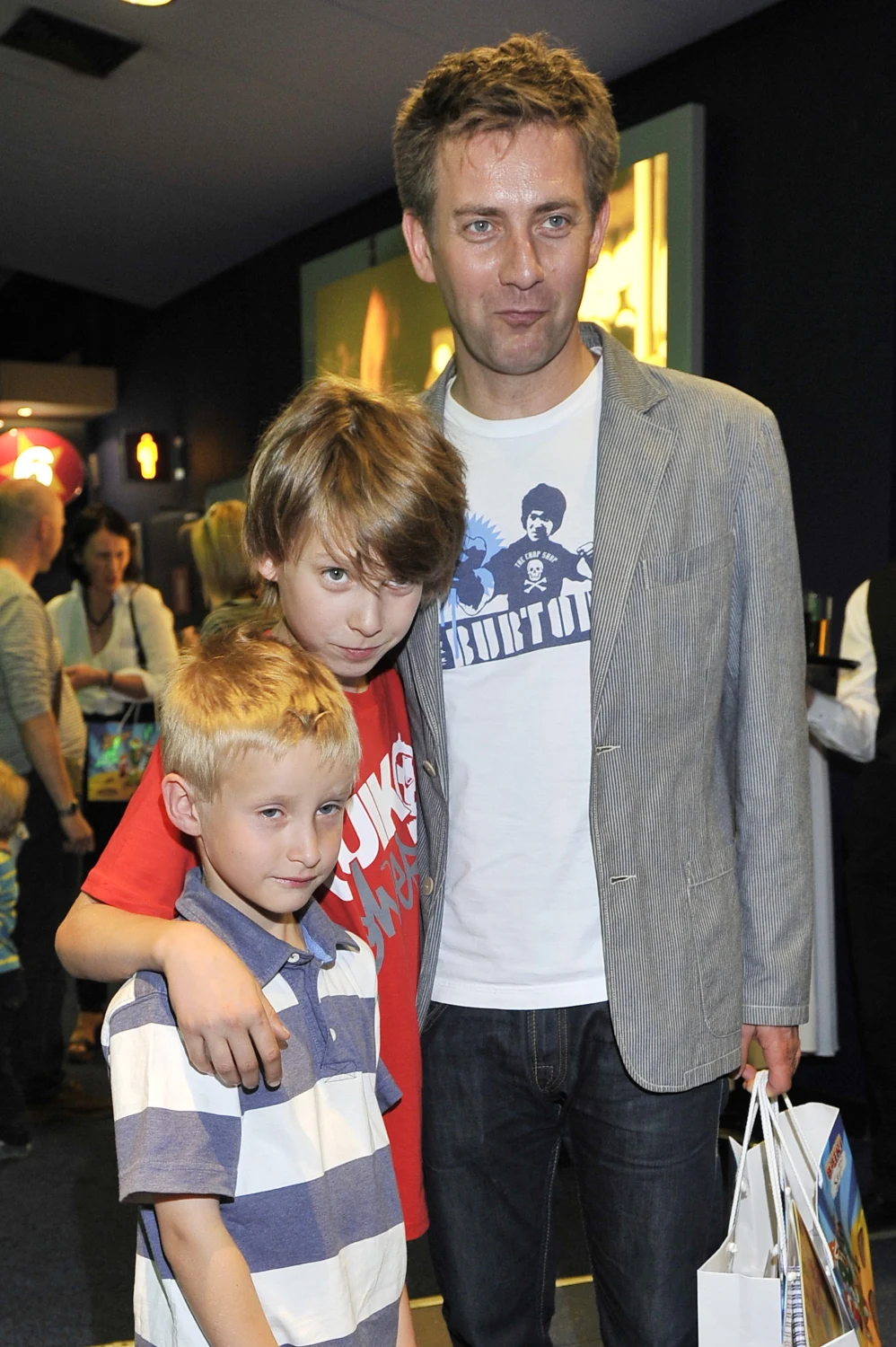 Rafał Królikowski z synami w 2010 r. Rafał Królikowski z synami w 2010 r.