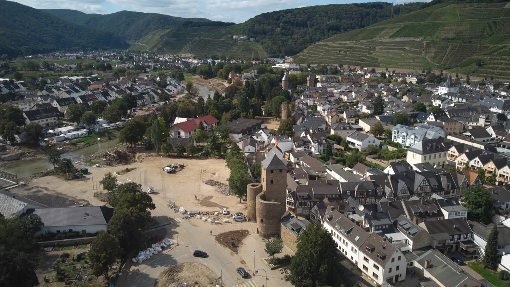 Niemieckie miasto Ahrweiler podczas zeszłorocznej wielkiej powodzi.