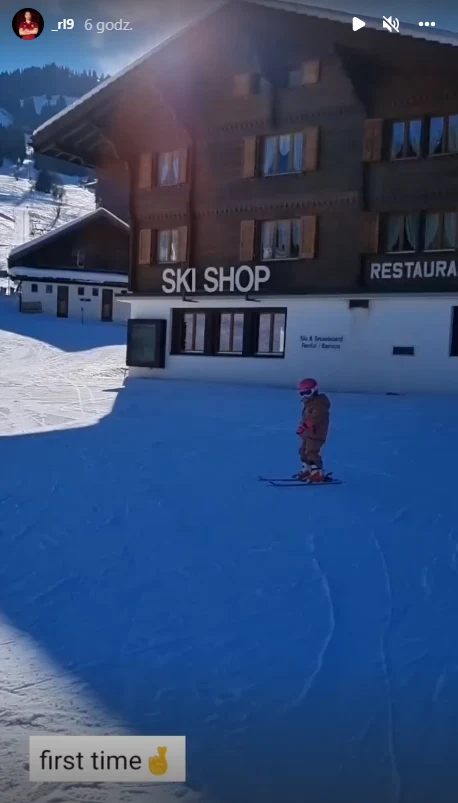 Robert Lewandowski https://www.instagram.com/_rl9/