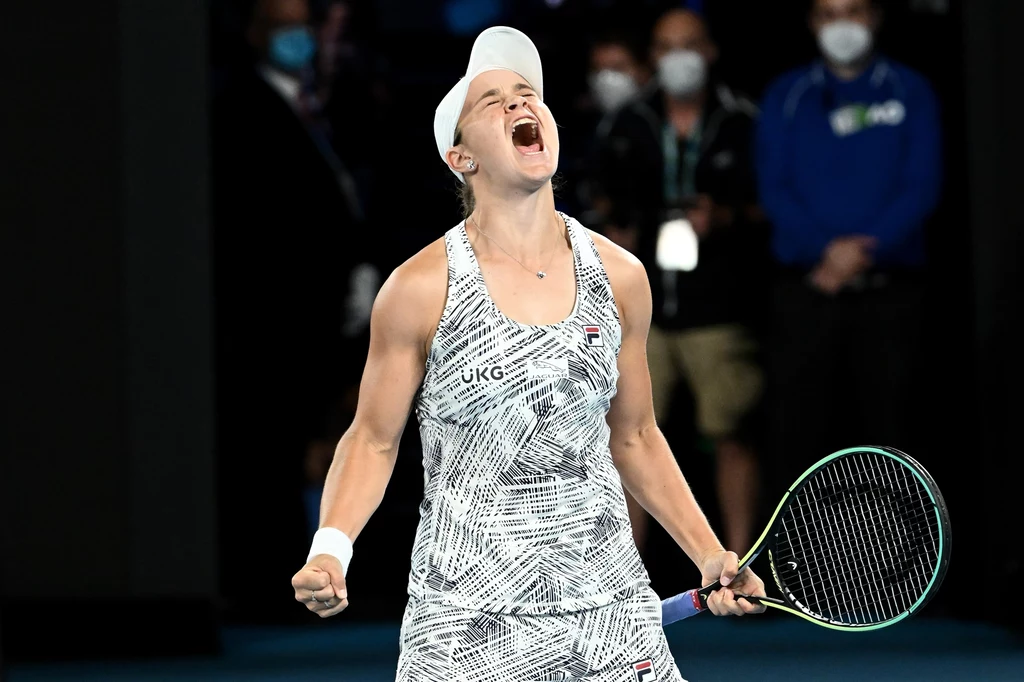 Ashleigh Barty ciesząca się z punktu, który dał jej triumf w Australian Open