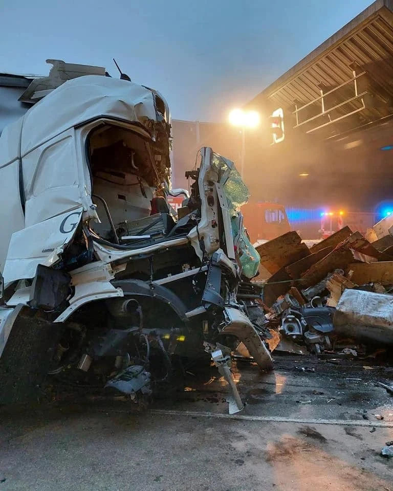 Przez pewien czas po wypadku autostrada była zamknięta