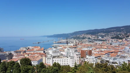 Triest to urokliwe włoskie miasteczko portowe, które warto odwiedzić jesienią 