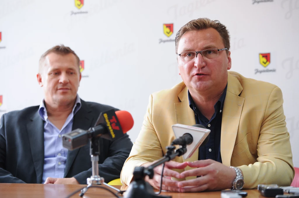 Prezes Cezary Kulesza zwolnił Czesława Michniewicza z Jagiellonii, by teraz zatrudnić go na selekcjonera Prezes Cezary Kulesza zwolnił Czesława Michniewicza z Jagiellonii, by teraz zatrudnić go na selekcjonera