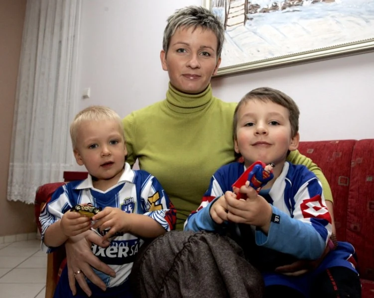 Żona Czesława Michniewicza z synami