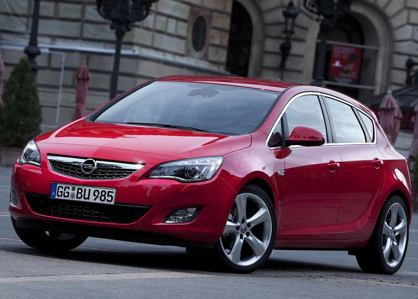 6. Opel Astra J - 2010 6. Opel Astra J - 2010