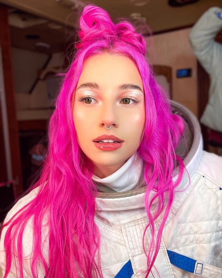 Young Leosia Young Leosia