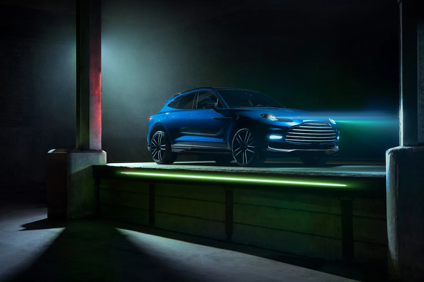 Aston Martin DBX Aston Martin DBX