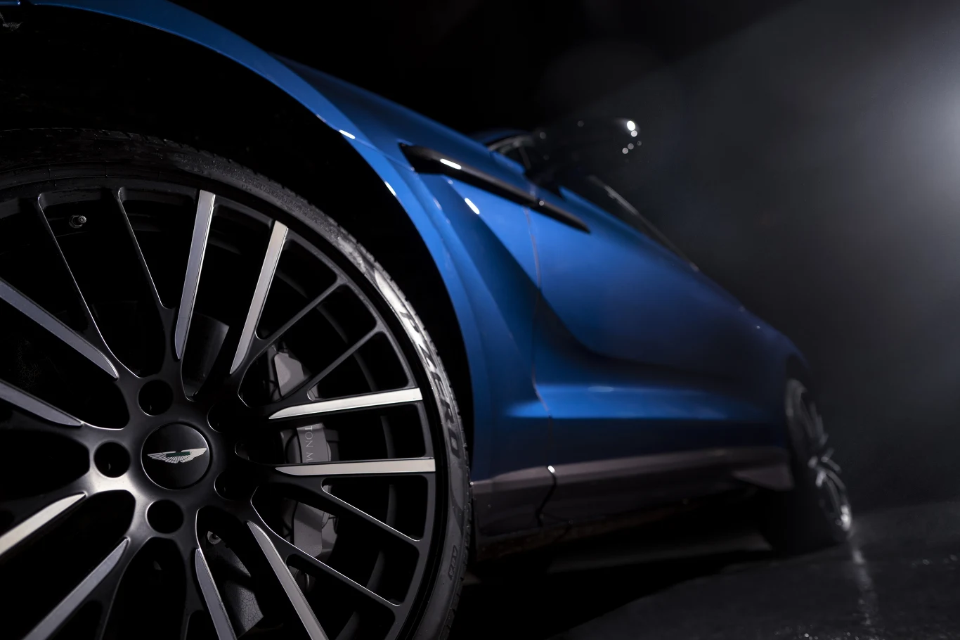 Aston Martin DBX Aston Martin DBX