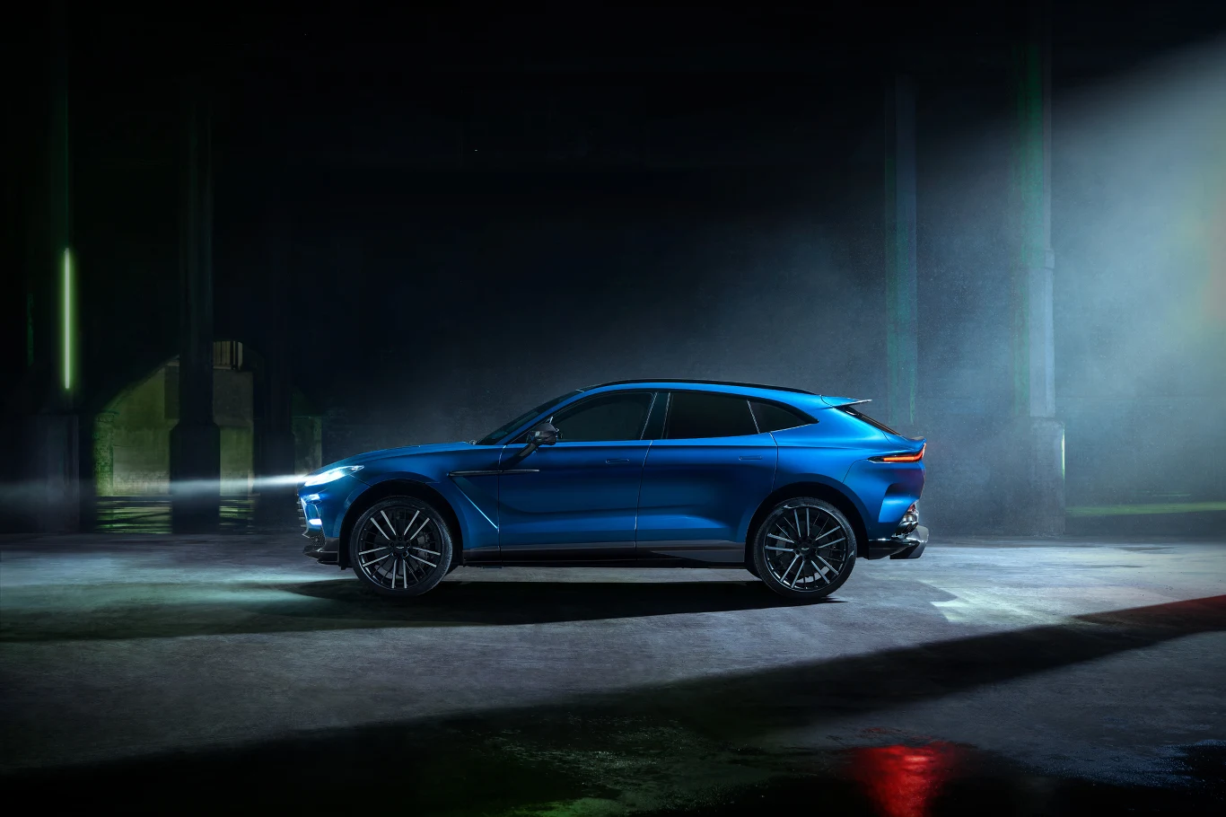 Aston Martin DBX Aston Martin DBX