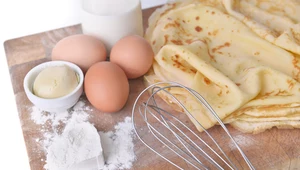 Dzień naleśnika. Przepis na idealne ciasto z wodą gazowaną 