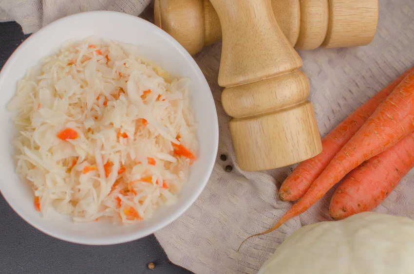 Kapusta kiszona, tak samo jak sok z niej pozyskany, nie dla każdego może być odpowiedni