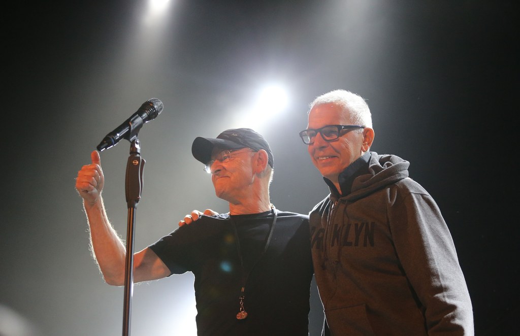 Woody Woodmansey i Tony Visconti w 2016 roku podczas koncertu "Holy Holy"