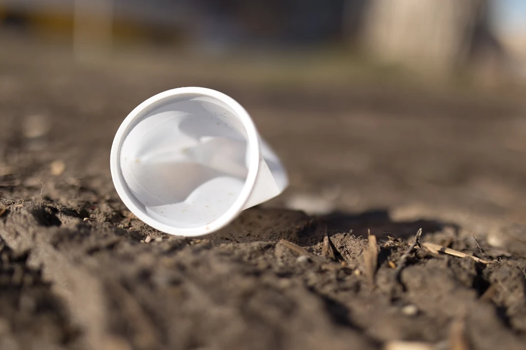 Pod względem zanieczyszczenia środowiska plastik nazywany jest nowym węglem