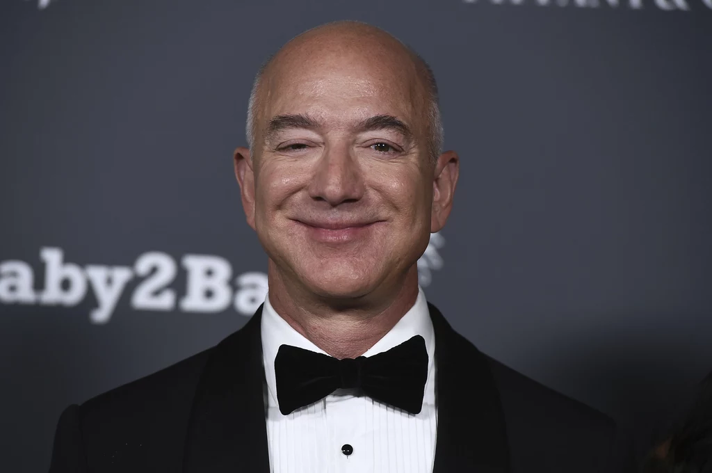 Jeff Bezos buduje w Holandii najbardziej luksusowy, ogromny megajacht