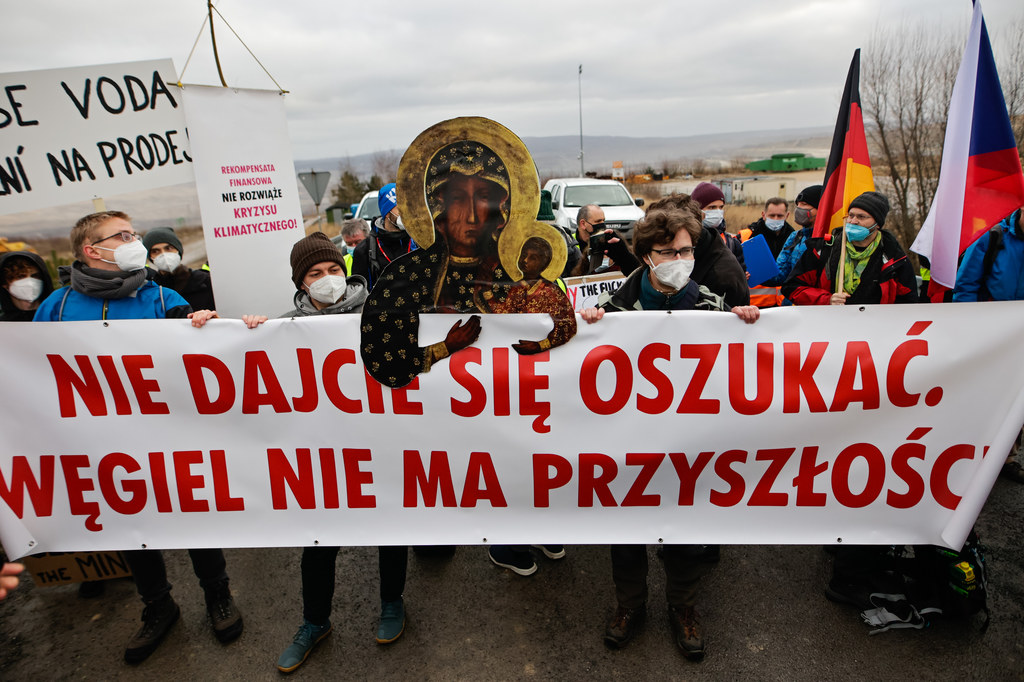 Protest organizacji Extinction Rebellion przeciwko kopalni odkrywkowej Turów.