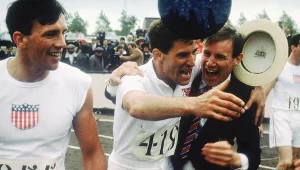 Kadr z filmu "Rydwany ognia"