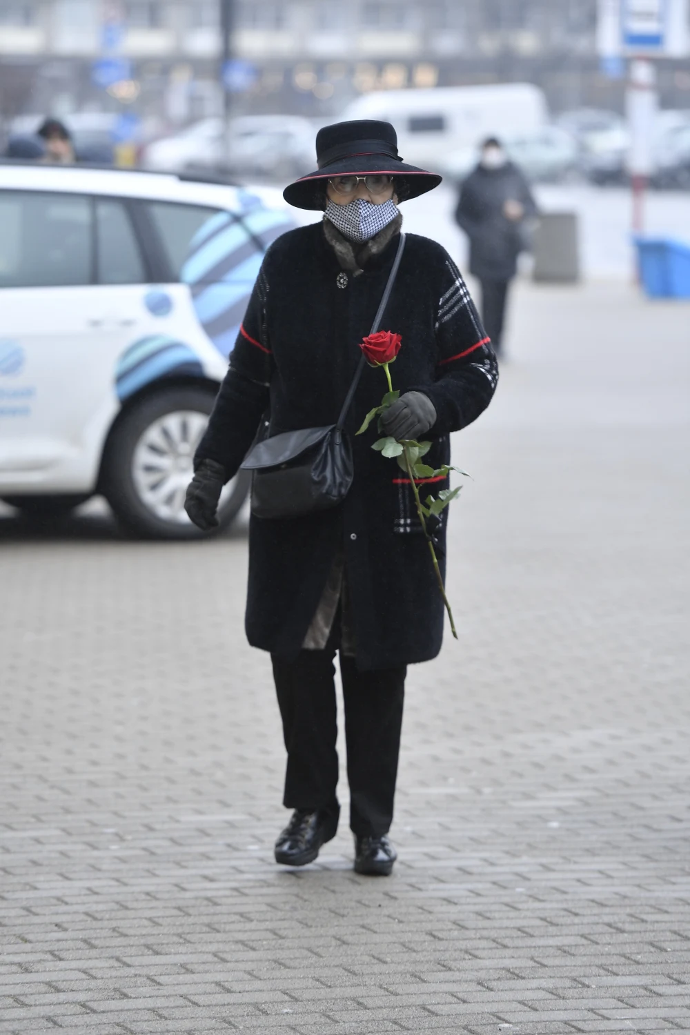Emilia Krakowska na pogrzebie Barbary Krafftówny.