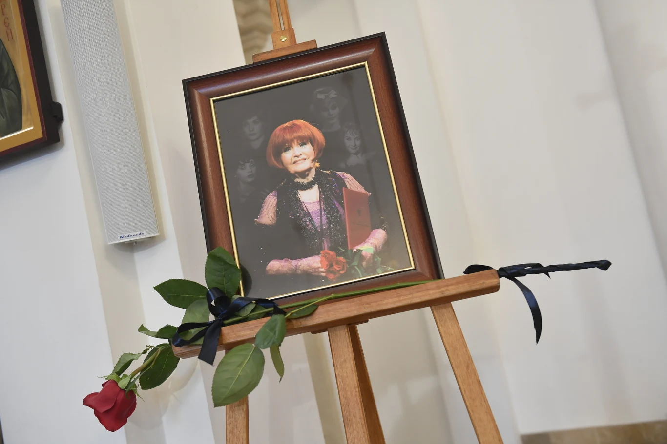 Jak informował jakiś czas temu "Super Express", Barbara Krafftówna ma spocząć obok swojego pierwszego męża, Michała Gazdy, aktora, który w 1969 roku zginął w wypadku samochodowym. Kiedy jechał przez most Gdański, miał zawał serca. Dołączy też do syna Piotra, który odszedł w 2009 roku.