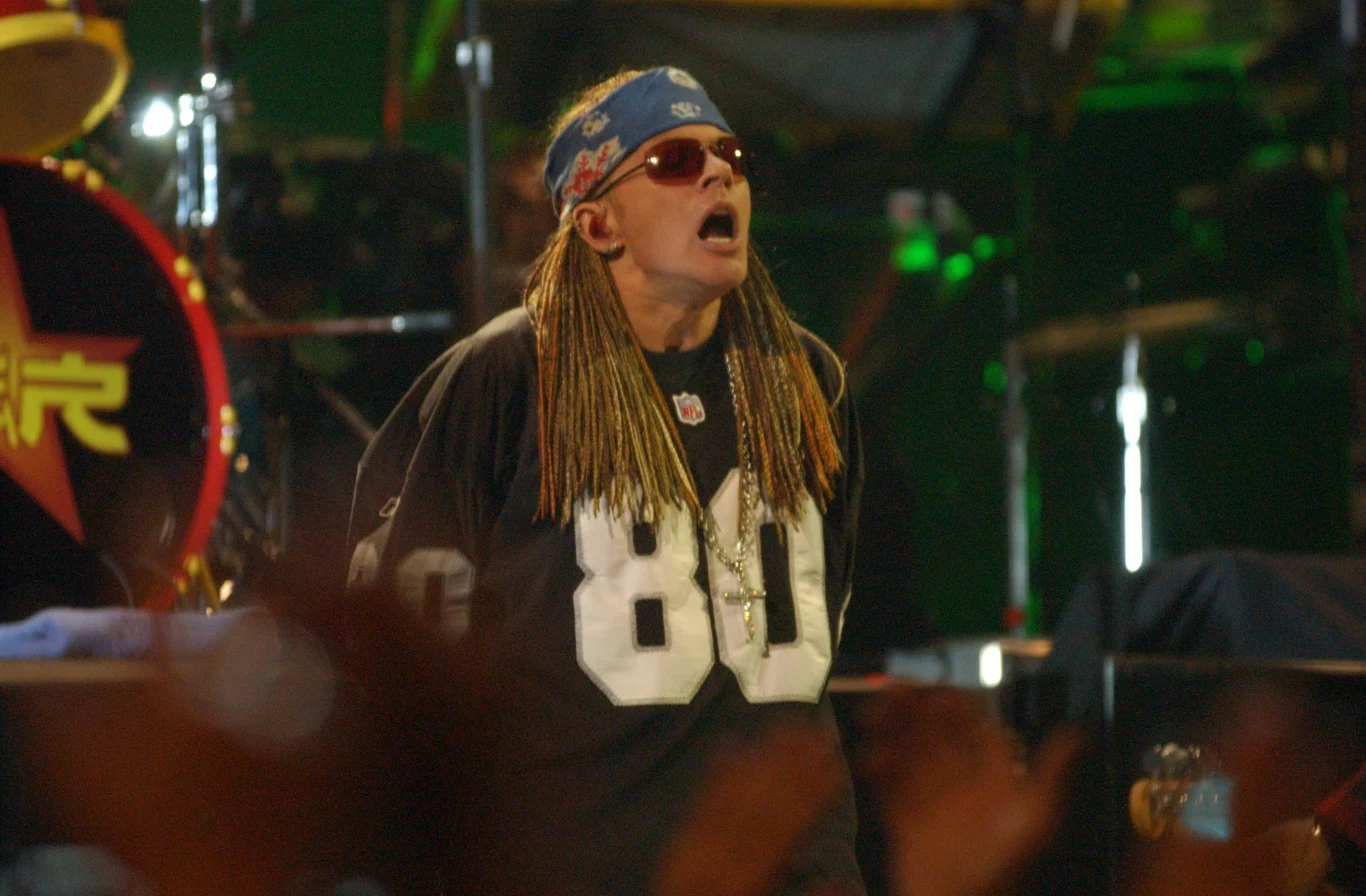 Wokalista zmagał się z problemami psychicznymi. Początkowo zdiagnozowano u niego wczesne stadium psychozy, a później - chorobę afektywną dwubiegunową. Walczył również z depresją. Za przyczynę swojego stanu muzyk podał wykorzystywanie seksualne w czasach dzieciństwa. To również miało wpłynąć na jego późniejsze uzależnienie od narkotyków.