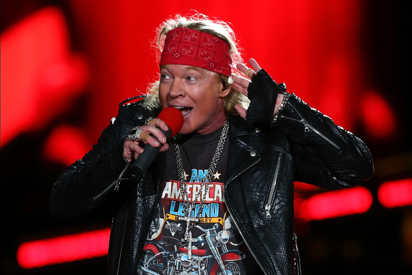 Axl Rose, a właściwie William Bruce Bailey Jr., przyszedł na świat 6 lutego 1962 roku. Urodził się, gdy jego mama, Sharon E., była 16-letnią licealistką, 20-letniego ojca, Williama Bruce'a Rose'a, określano natomiast jako "trudnego i charyzmatycznego lokalnego przestępcę". Para rozstała się, gdy przyszły muzyk miał zaledwie 2 lata. Niedługo potem Sharon poznała Stephena L. Baileya, kaznodzieję zielonoświątkowego, wyszła za niego za mąż i zmieniła nazwisko syna na William Bruce Bailey. O tym, że Bailey nie jest jego prawdziwym ojcem, wokalista dowiedział się w wieku 17 lat. Wtedy też zdecydował się zmienić nazwisko na Axl Rose (przydomek "Axl" zaczerpnął z nazwy zespołu AXL, z którym wtedy występował). Co ciekawe, babcia wokalisty pochodziła z Polski.