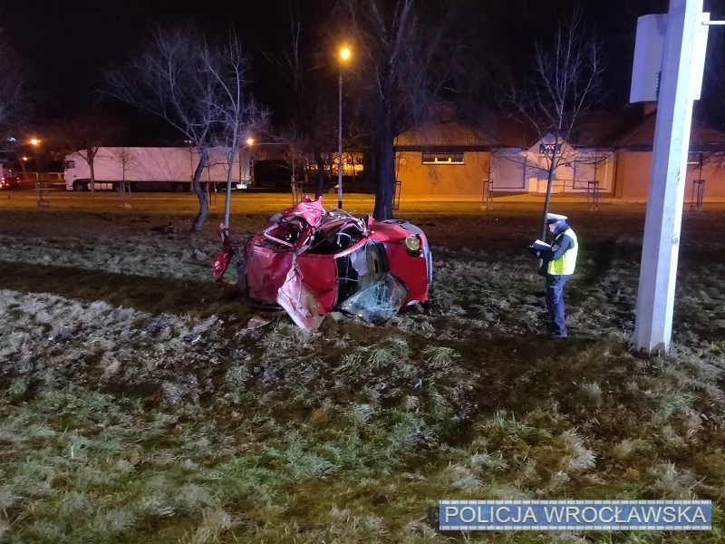 W piątek na ulicy Sobieskiego doszło to tragicznego wypadku z udziałem dwóch pojazdów osobowych W piątek na ulicy Sobieskiego doszło to tragicznego wypadku z udziałem dwóch pojazdów osobowych