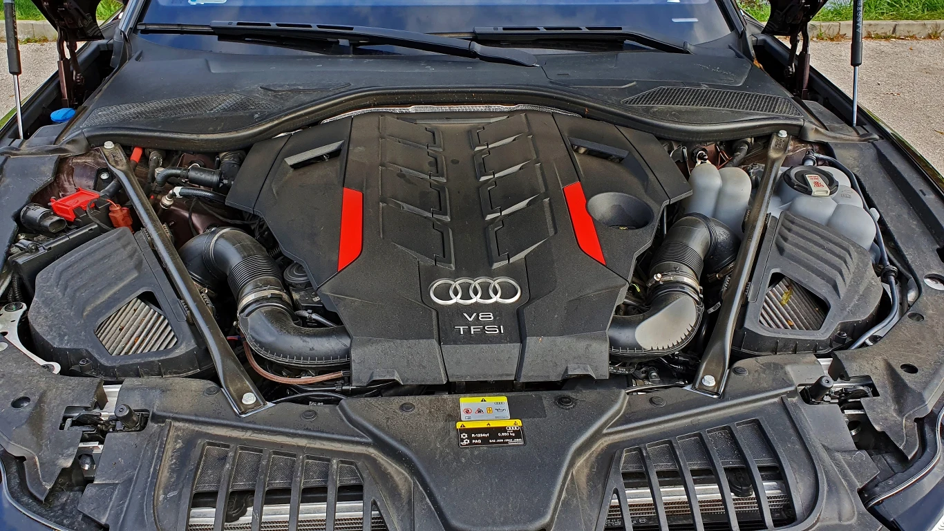 Audi S8