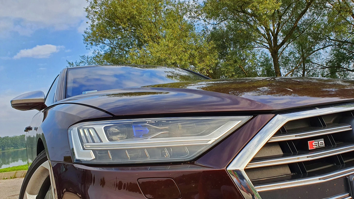 Audi S8