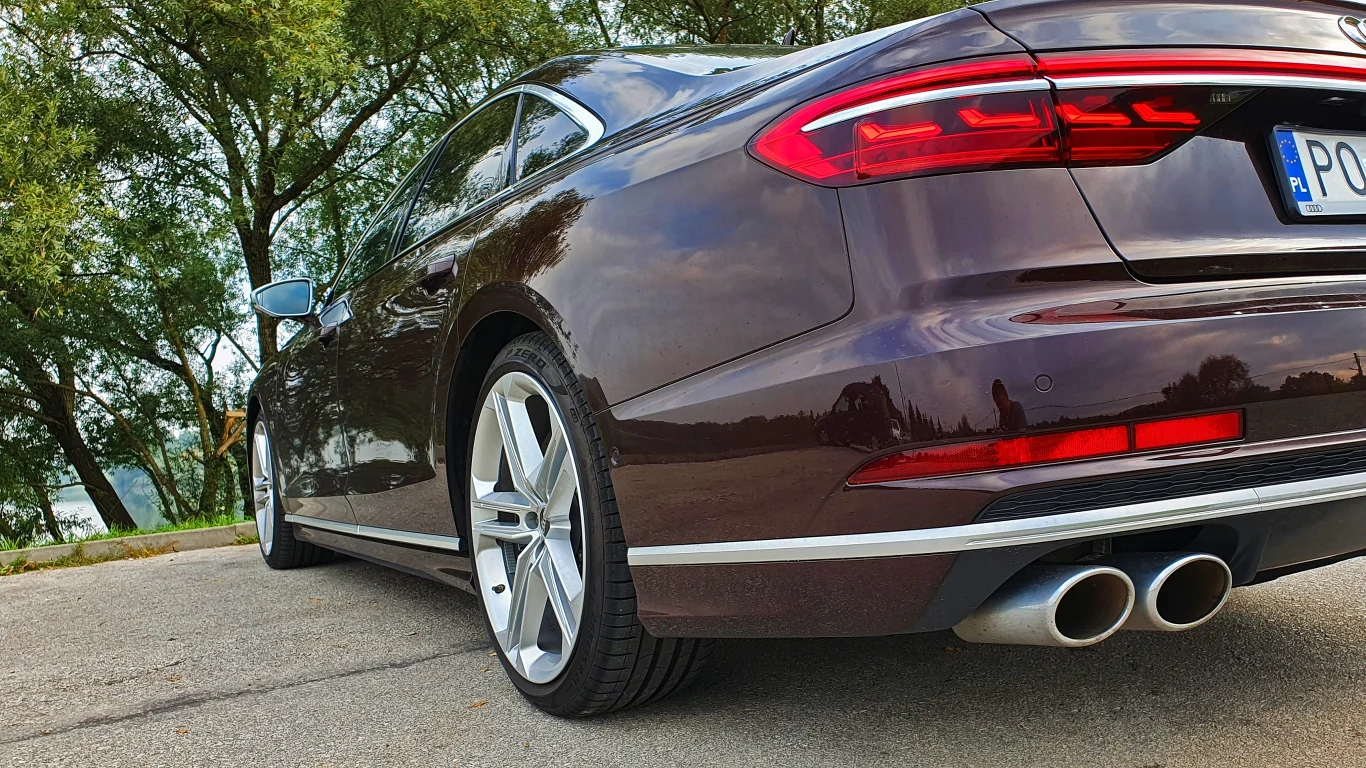 Audi S8