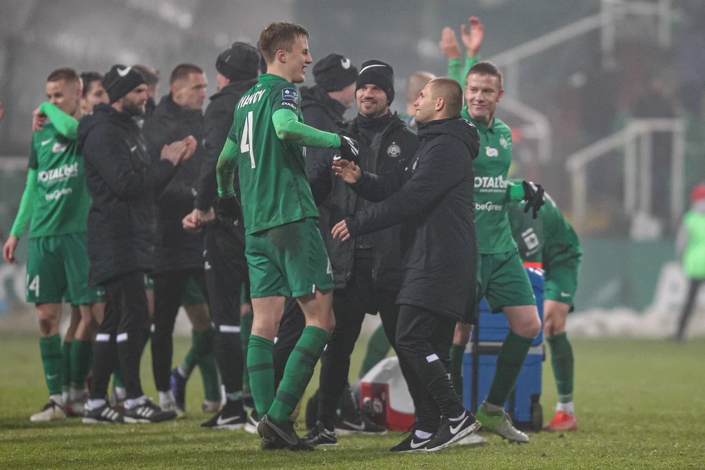 Warta Poznań i trener Dawid Szulczek Warta Poznań i trener Dawid Szulczek