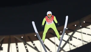 Pekin 2022. Skoki narciarskie. Na zdjęciu Dawid Kubacki