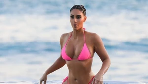 Kim Kardashian promuje swoją bieliznę! Zachwyca na zdjęciach 