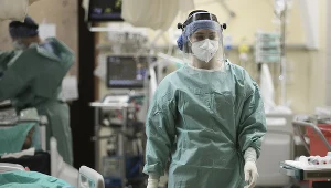 Praca na oddziale covidowym, zdjęcie ilustracyjne ze szpitala klinicznego w Lublinie