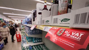 Niewidoczny efekt obniżki VAT. W sklepach jest drożej 
