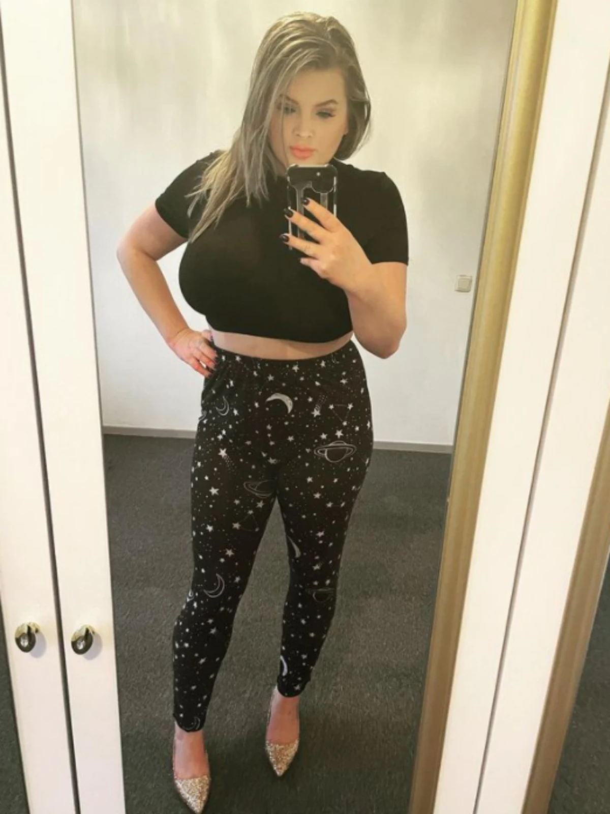 https://www.instagram.com/karolinaplachimowicz1991/ https://www.instagram.com/karolinaplachimowicz1991/