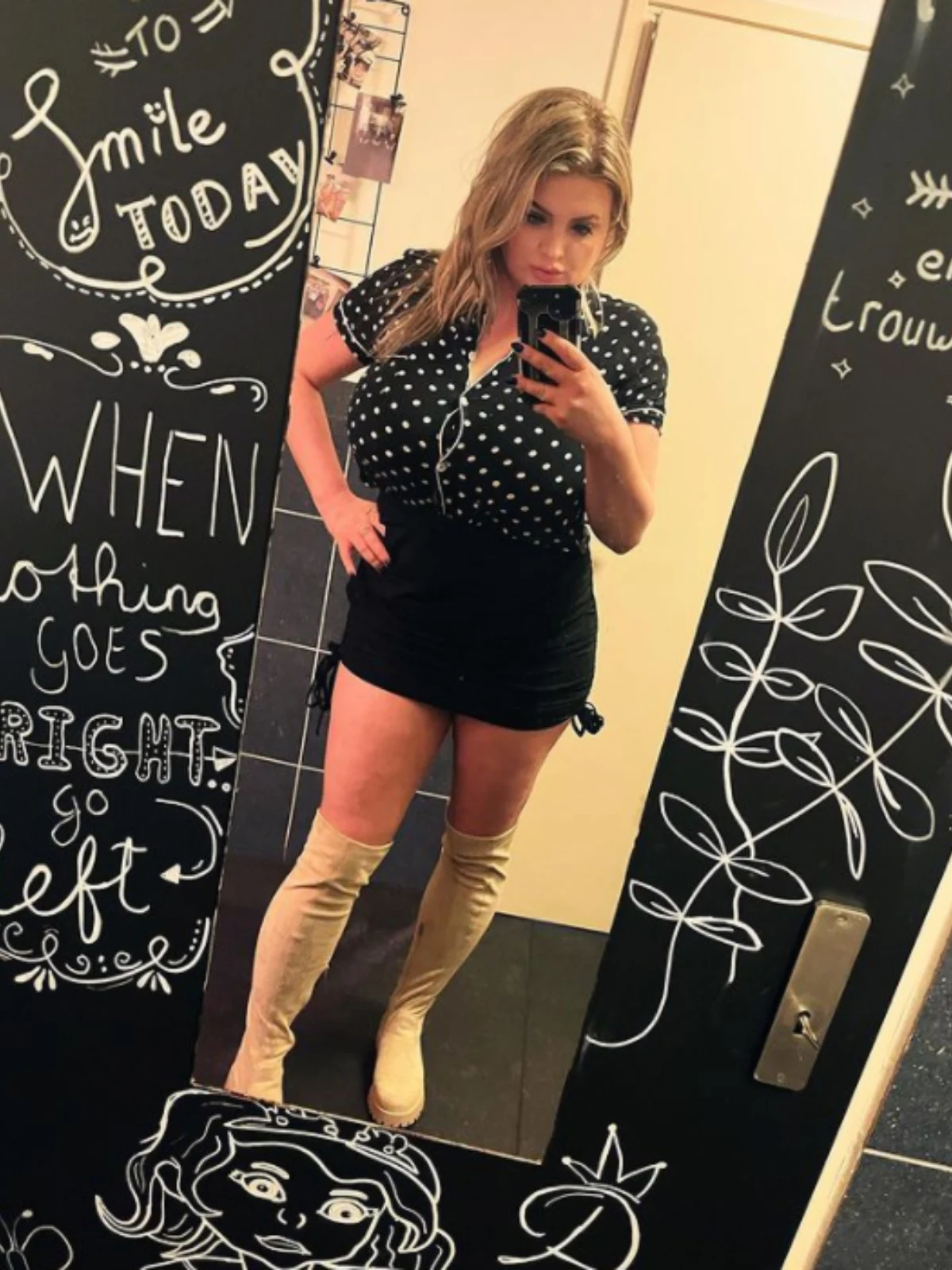 https://www.instagram.com/karolinaplachimowicz1991/ https://www.instagram.com/karolinaplachimowicz1991/