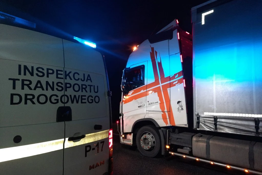Kierowca chwalił się podczas kontroli, że udało mu się rozpędzić 500-konnym Volvo do 140 km/h na niemieckiej autostradzie Kierowca chwalił się podczas kontroli, że udało mu się rozpędzić 500-konnym Volvo do 140 km/h na niemieckiej autostradzie