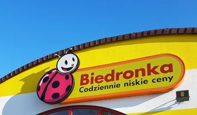 Zadziwiające obniżki cen w Biedronce! Po raz pierwszy w historii ceny markowych butów w tak niskiej cenie!