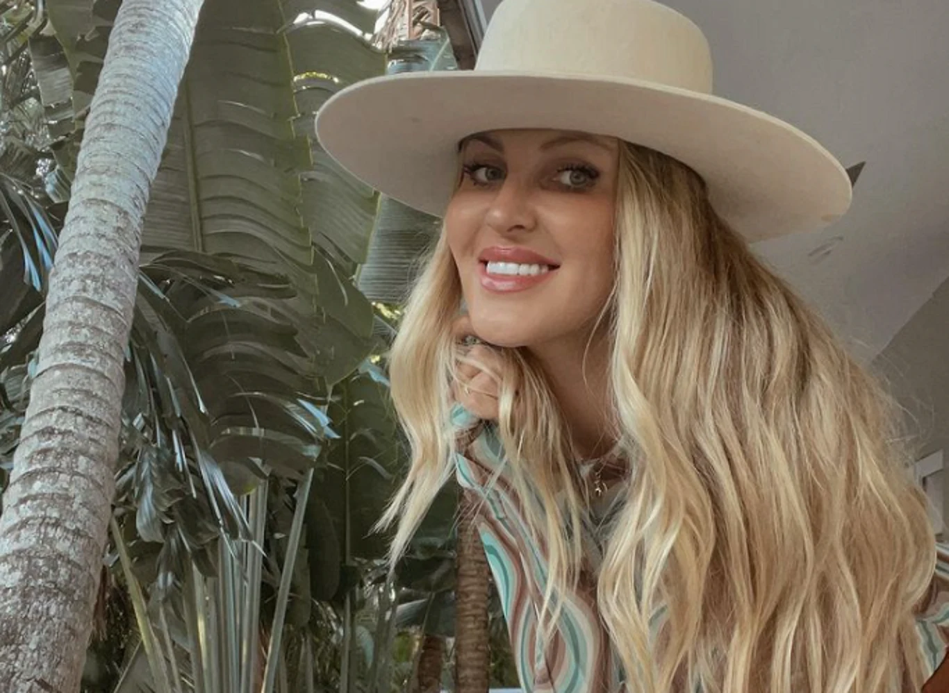 Karolina Antoniades https://www.instagram.com/karolinaantoniades/ Karolina Antoniades https://www.instagram.com/karolinaantoniades/