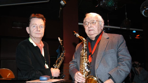 Wyjechał na pierwsze koncerty polskich muzyków do USA w 1962 roku. Jako pierwszy polski muzyk jazzowy nagrał płytę za granicą - była to "Lola", wydana przez Deccę w 1967 r.

Na zdjęciu Zbigniew Namysłowski i Jerzy Duduś Matuszkiewicz.