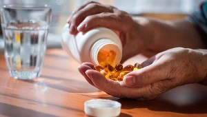 Niedobór witaminy D wzmaga ryzyko ciężkiego przebiegu COVID-19, a także zgonu wywołanego tą chorobą